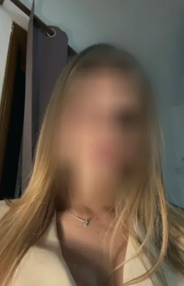 Yesenia, 22 años